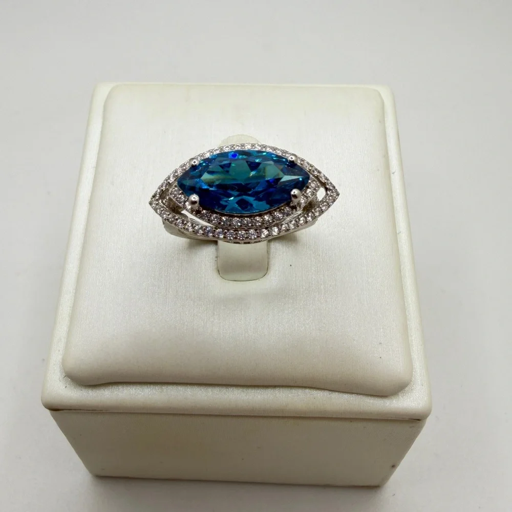 14x7mm East/West Marquise cut Blue ICE CZ w/ cz accent‎ ring in sterling silver!
